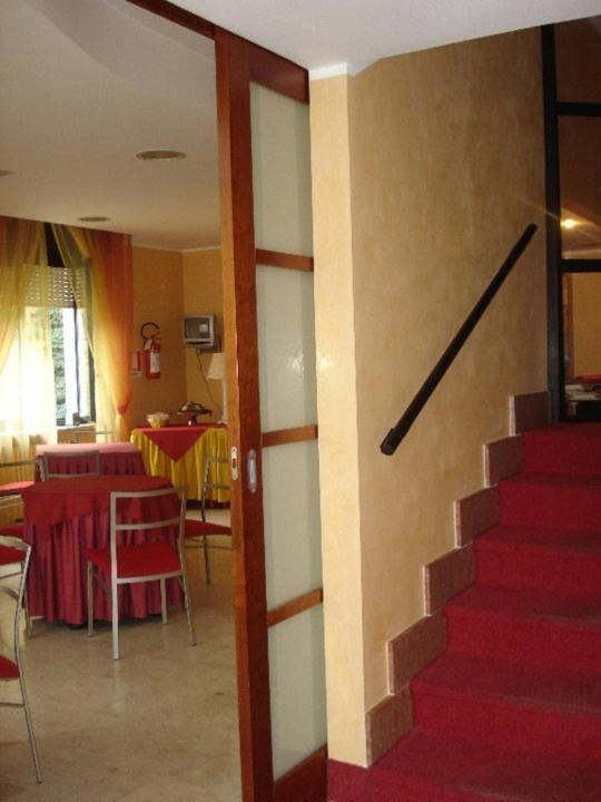 Albergo Sangrila Lanzo Torinese Zewnętrze zdjęcie