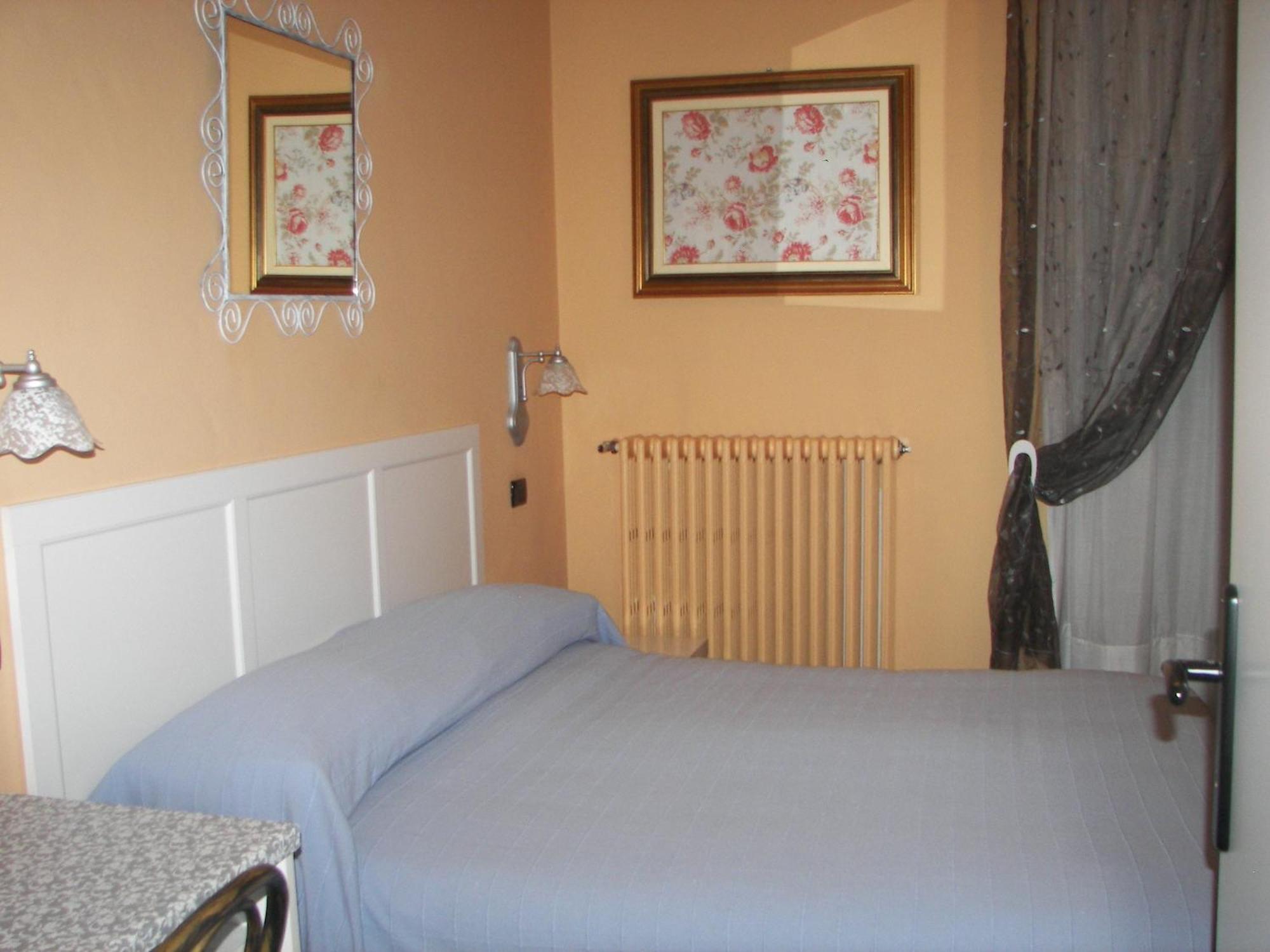 Albergo Sangrila Lanzo Torinese Zewnętrze zdjęcie