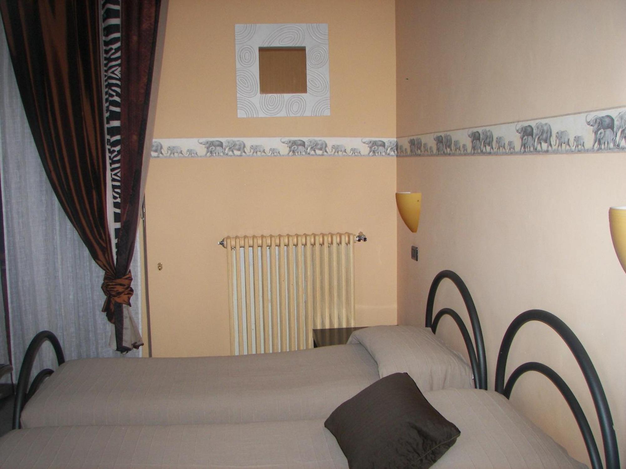 Albergo Sangrila Lanzo Torinese Zewnętrze zdjęcie