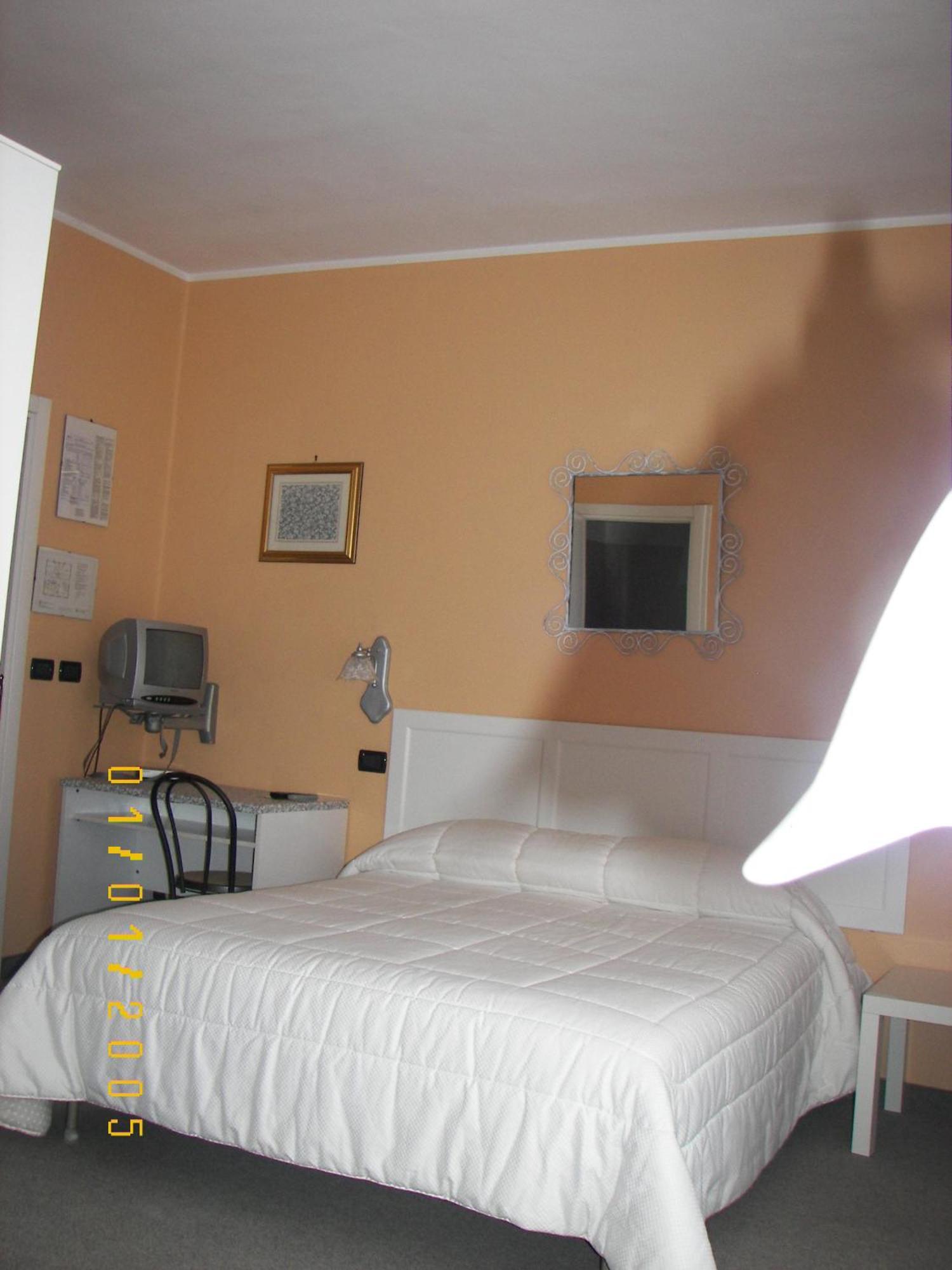 Albergo Sangrila Lanzo Torinese Zewnętrze zdjęcie