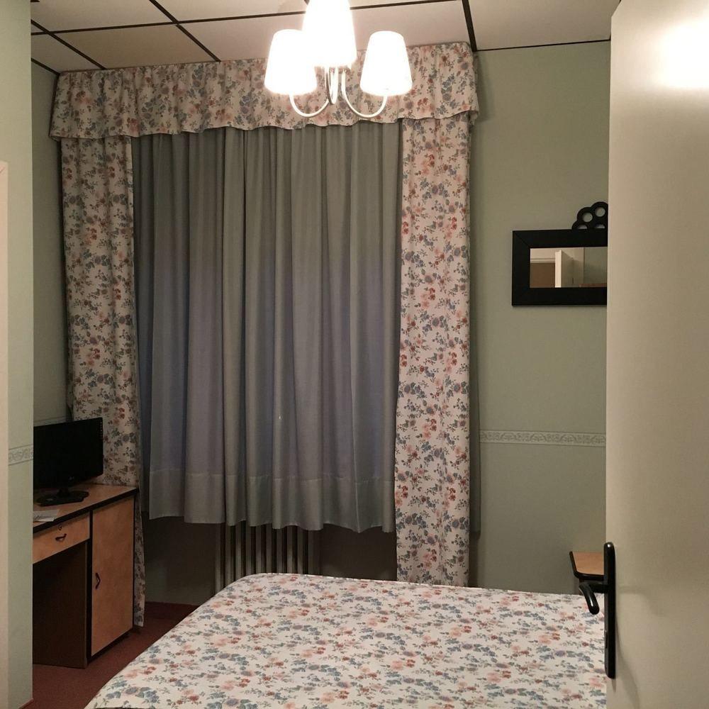 Albergo Sangrila Lanzo Torinese Zewnętrze zdjęcie