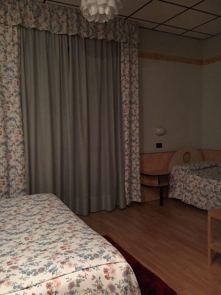 Albergo Sangrila Lanzo Torinese Zewnętrze zdjęcie