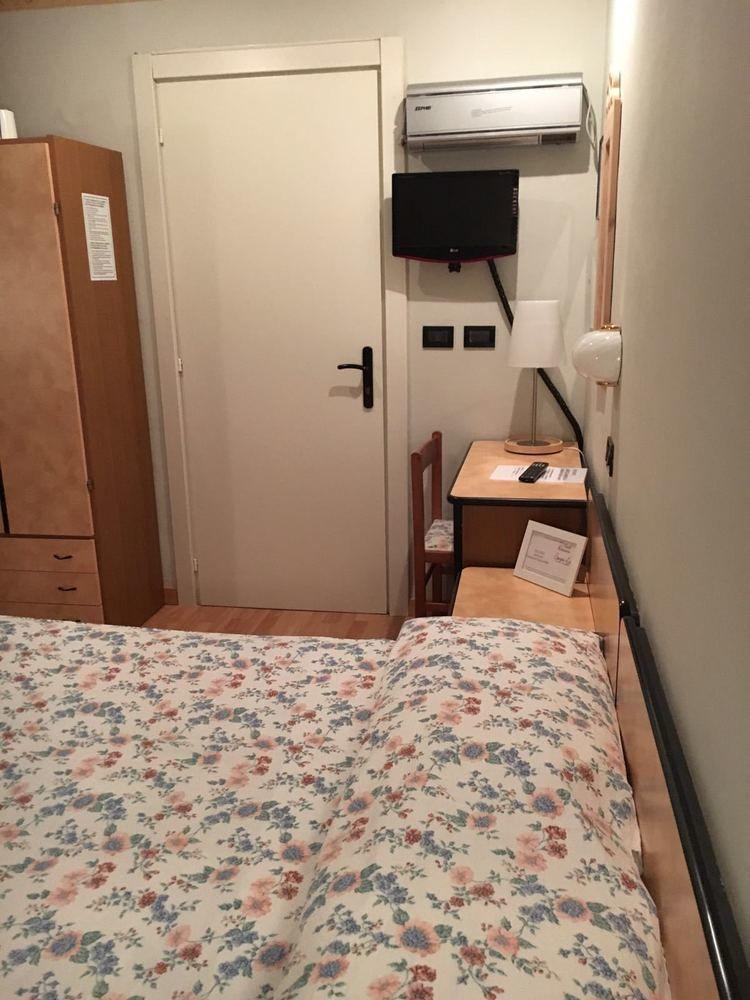 Albergo Sangrila Lanzo Torinese Zewnętrze zdjęcie