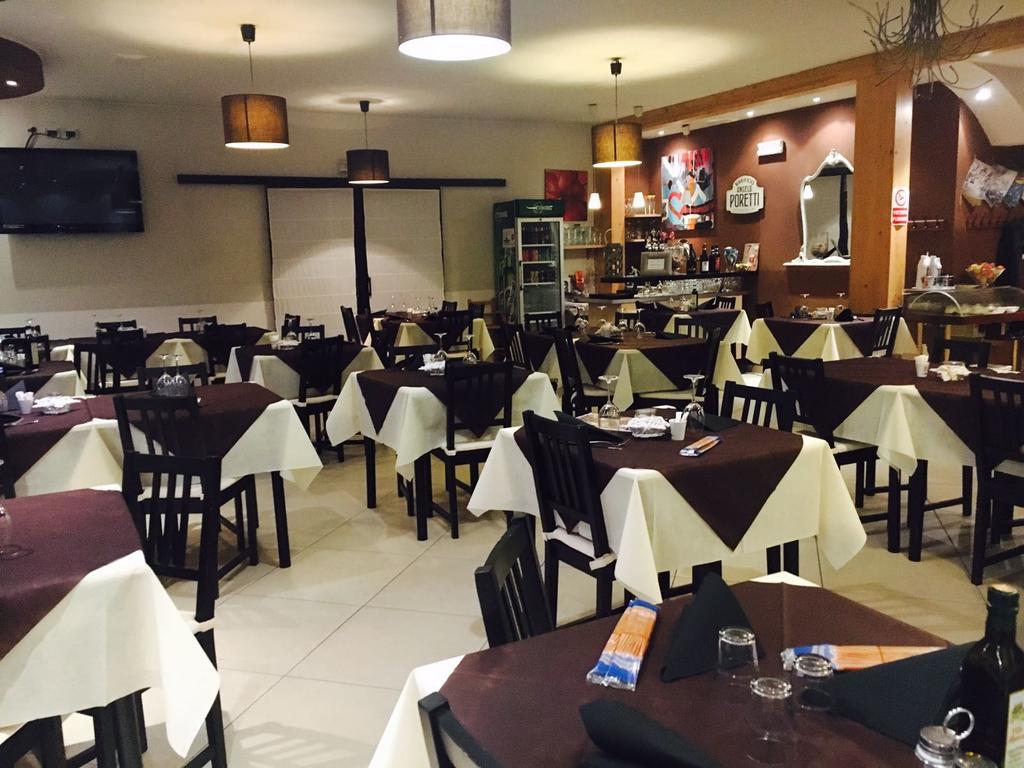 Albergo Sangrila Lanzo Torinese Zewnętrze zdjęcie