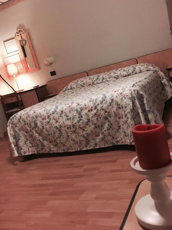 Albergo Sangrila Lanzo Torinese Zewnętrze zdjęcie